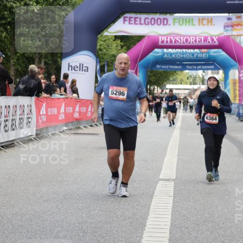 06.09.2026 - CURREX Alsterlauf Yannick Fuchs http://msf.ph/oto/10227742 06.09.2026 10:29:26 Ziel 5296, 6364, 8116, 8117 meine-sportfotos.de