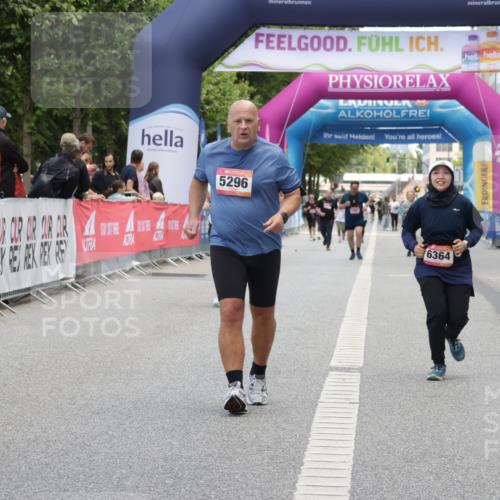 06.09.2026 - CURREX Alsterlauf Yannick Fuchs http://msf.ph/oto/10227743 06.09.2026 10:29:26 Ziel 5296, 6364, 8116, 8117 meine-sportfotos.de