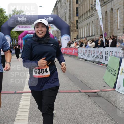 06.09.2026 - CURREX Alsterlauf Yannick Fuchs http://msf.ph/oto/10227749 06.09.2026 10:29:30 Ziel 5296, 6249, 6364 meine-sportfotos.de