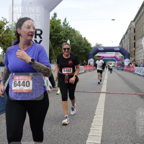 06.09.2026 - CURREX Alsterlauf Yannick Fuchs http://msf.ph/oto/10227798 06.09.2026 10:30:01 Ziel 2684, 4917, 6440, 6462, 6468 meine-sportfotos.de
