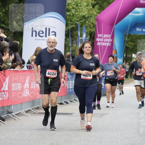 06.09.2026 - CURREX Alsterlauf Yannick Fuchs http://msf.ph/oto/10227836 06.09.2026 10:30:39 Ziel 4963 meine-sportfotos.de