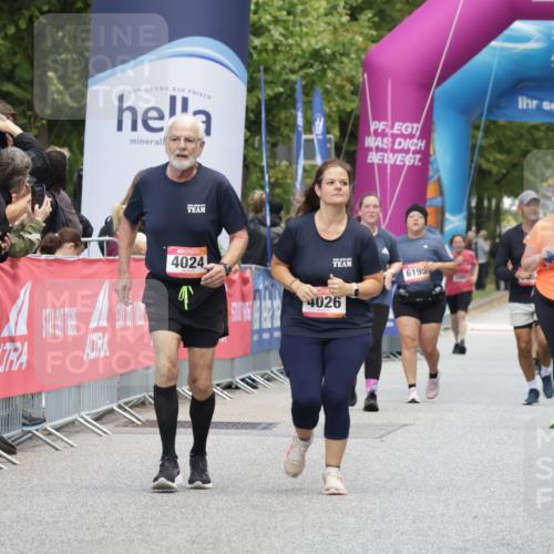 06.09.2026 - CURREX Alsterlauf Yannick Fuchs http://msf.ph/oto/10227837 06.09.2026 10:30:39 Ziel 4963 meine-sportfotos.de