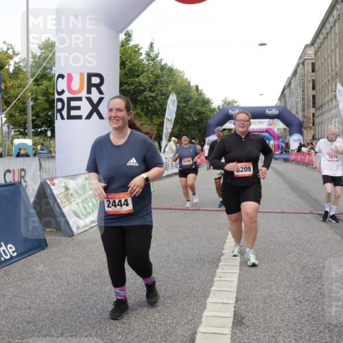 06.09.2026 - CURREX Alsterlauf Yannick Fuchs http://msf.ph/oto/10227857 06.09.2026 10:30:55 Ziel 2444, 3676, 4853, 6195, 6197, 8209 meine-sportfotos.de