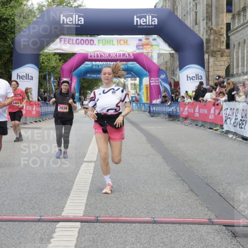 06.09.2026 - CURREX Alsterlauf Yannick Fuchs http://msf.ph/oto/10227872 06.09.2026 10:31:01 Ziel 2039, 2409, 3676, 4420, 4773, 6195, 6197, 8209 meine-sportfotos.de