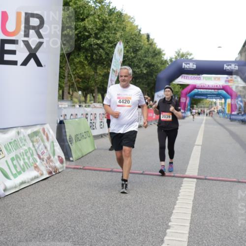 06.09.2026 - CURREX Alsterlauf Yannick Fuchs http://msf.ph/oto/10227879 06.09.2026 10:31:04 Ziel 2039, 2409, 4420, 4773 meine-sportfotos.de