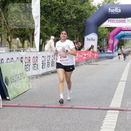 06.09.2026 - CURREX Alsterlauf Yannick Fuchs http://msf.ph/oto/10227899 06.09.2026 10:31:23 Ziel 4788 meine-sportfotos.de