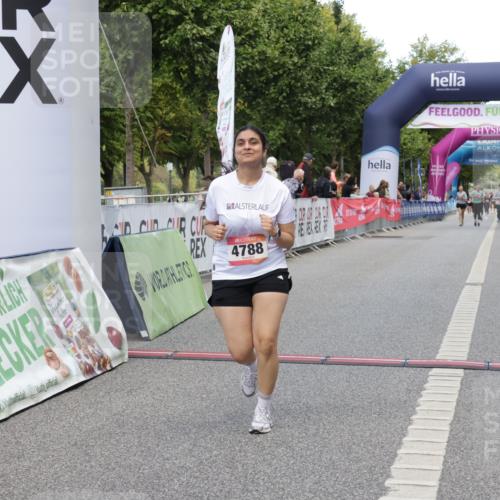 06.09.2026 - CURREX Alsterlauf Yannick Fuchs http://msf.ph/oto/10227901 06.09.2026 10:31:24 Ziel 4788 meine-sportfotos.de