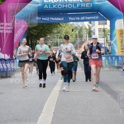 06.09.2026 - CURREX Alsterlauf Yannick Fuchs http://msf.ph/oto/10227903 06.09.2026 10:31:28 Ziel 4788 meine-sportfotos.de