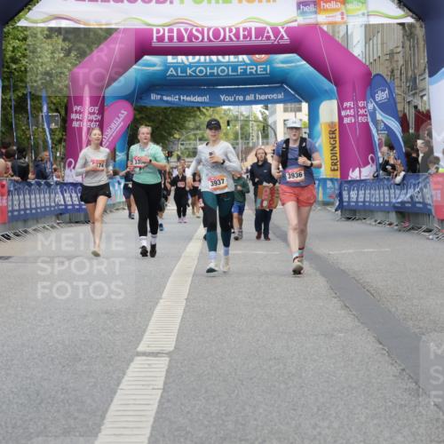 06.09.2026 - CURREX Alsterlauf Yannick Fuchs http://msf.ph/oto/10227908 06.09.2026 10:31:31 Ziel  meine-sportfotos.de
