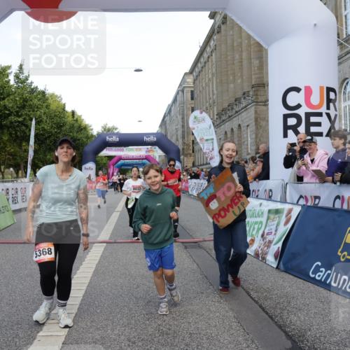 06.09.2026 - CURREX Alsterlauf Yannick Fuchs http://msf.ph/oto/10227930 06.09.2026 10:31:47 Ziel 3350, 3387, 5368, 5907, 6374, 8033 meine-sportfotos.de