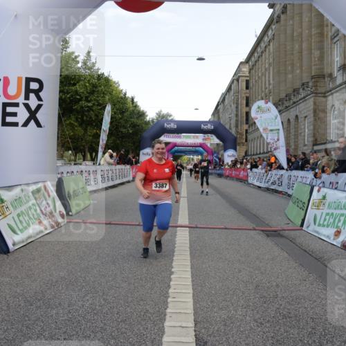 06.09.2026 - CURREX Alsterlauf Yannick Fuchs http://msf.ph/oto/10227936 06.09.2026 10:31:51 Ziel 3387, 5368, 5907, 8033 meine-sportfotos.de