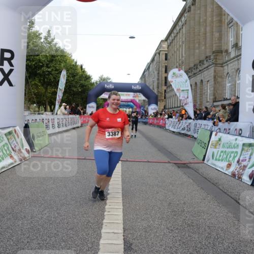 06.09.2026 - CURREX Alsterlauf Yannick Fuchs http://msf.ph/oto/10227938 06.09.2026 10:31:51 Ziel 3387, 5368, 5907, 8033 meine-sportfotos.de