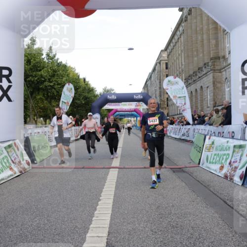 06.09.2026 - CURREX Alsterlauf Yannick Fuchs http://msf.ph/oto/10227951 06.09.2026 10:31:58 Ziel 2753, 2756, 4338, 5437, 5574 meine-sportfotos.de