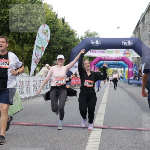 06.09.2026 - CURREX Alsterlauf Yannick Fuchs http://msf.ph/oto/10227956 06.09.2026 10:32:00 Ziel 2642, 2753, 2756, 4338, 5437, 5574, 6185 meine-sportfotos.de