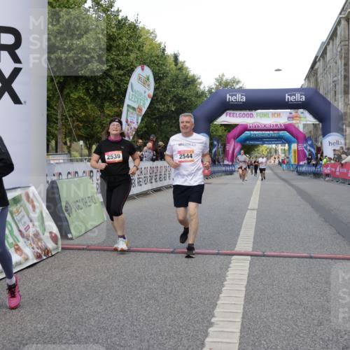 06.09.2026 - CURREX Alsterlauf Yannick Fuchs http://msf.ph/oto/10227992 06.09.2026 10:32:12 Ziel 2539, 2544, 2906, 3000, 3329, 4723 meine-sportfotos.de