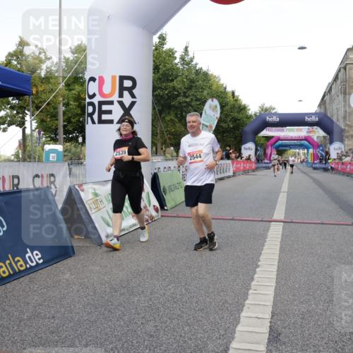 06.09.2026 - CURREX Alsterlauf Yannick Fuchs http://msf.ph/oto/10227998 06.09.2026 10:32:14 Ziel 2539, 2544, 2906, 3000, 3329, 4723 meine-sportfotos.de