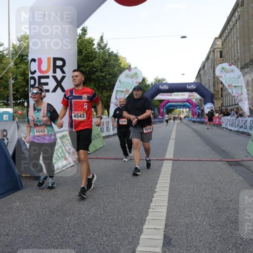 06.09.2026 - CURREX Alsterlauf Yannick Fuchs http://msf.ph/oto/10228056 06.09.2026 10:32:57 Ziel 2955, 4346, 4542, 4543, 5019 meine-sportfotos.de