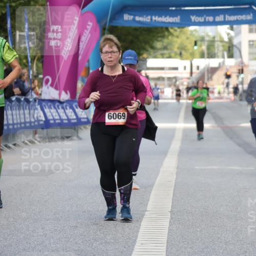 06.09.2026 - CURREX Alsterlauf Yannick Fuchs http://msf.ph/oto/10228069 06.09.2026 10:33:26 Ziel 6029, 6069 meine-sportfotos.de