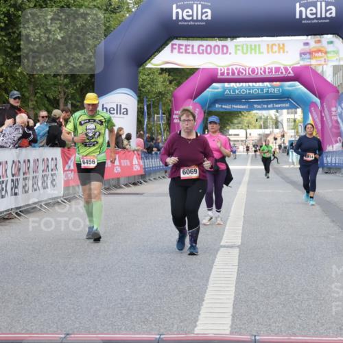 06.09.2026 - CURREX Alsterlauf Yannick Fuchs http://msf.ph/oto/10228071 06.09.2026 10:33:28 Ziel 6029, 6069, 6456 meine-sportfotos.de