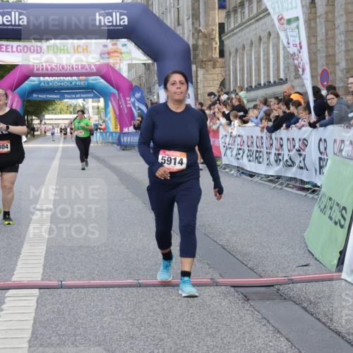 06.09.2026 - CURREX Alsterlauf Yannick Fuchs http://msf.ph/oto/10228080 06.09.2026 10:33:38 Ziel 3216, 5914, 6069, 6304, 6456 meine-sportfotos.de