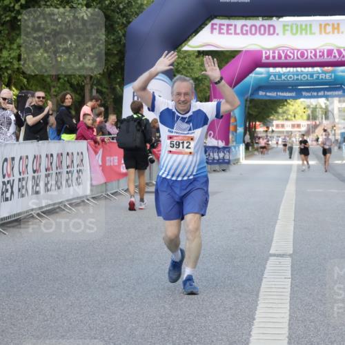 06.09.2026 - CURREX Alsterlauf Yannick Fuchs http://msf.ph/oto/10228111 06.09.2026 10:34:36 Ziel 5912 meine-sportfotos.de