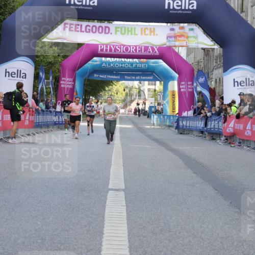 06.09.2026 - CURREX Alsterlauf Yannick Fuchs http://msf.ph/oto/10228126 06.09.2026 10:35:09 Ziel  meine-sportfotos.de