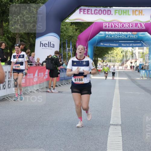 06.09.2026 - CURREX Alsterlauf Yannick Fuchs http://msf.ph/oto/10228135 06.09.2026 10:35:25 Ziel 2305, 5678, 6188 meine-sportfotos.de