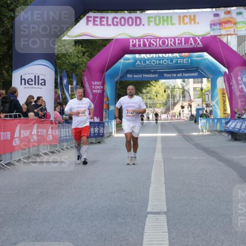 06.09.2026 - CURREX Alsterlauf Yannick Fuchs http://msf.ph/oto/10228163 06.09.2026 10:36:02 Ziel  meine-sportfotos.de