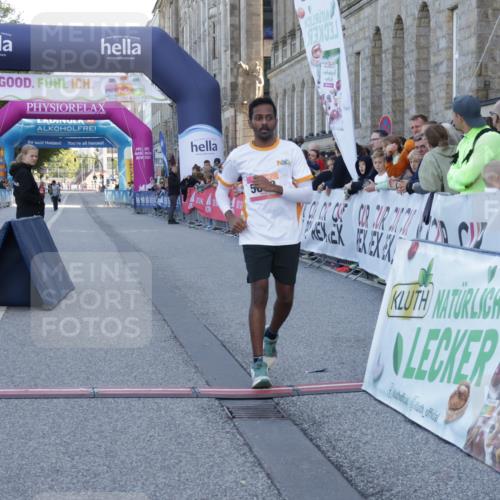 06.09.2026 - CURREX Alsterlauf Yannick Fuchs http://msf.ph/oto/10228189 06.09.2026 10:39:16 Ziel 5683 meine-sportfotos.de