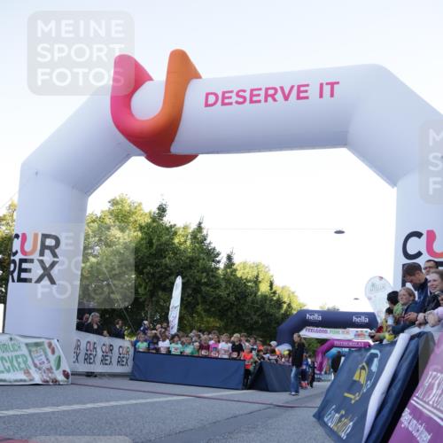 06.09.2026 - CURREX Alsterlauf Yannick Fuchs http://msf.ph/oto/10228242 06.09.2026 10:46:51 Ziel  meine-sportfotos.de