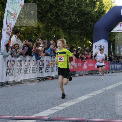 06.09.2026 - CURREX Alsterlauf Yannick Fuchs http://msf.ph/oto/10228313 06.09.2026 10:52:16 Ziel 200, 252, 301, 8339 meine-sportfotos.de