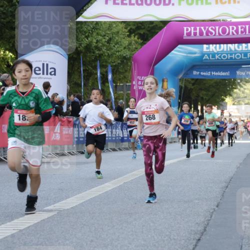 06.09.2026 - CURREX Alsterlauf Yannick Fuchs http://msf.ph/oto/10228355 06.09.2026 10:52:39 Ziel 161, 174, 182, 184, 213, 268, 307, 316, 409 meine-sportfotos.de