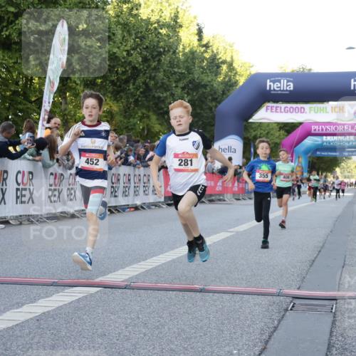 06.09.2026 - CURREX Alsterlauf Yannick Fuchs http://msf.ph/oto/10228375 06.09.2026 10:52:45 Ziel 161, 182, 184, 268, 281, 293, 355, 408, 409, 452 meine-sportfotos.de