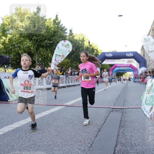06.09.2026 - CURREX Alsterlauf Yannick Fuchs http://msf.ph/oto/10228435 06.09.2026 10:53:03 Ziel 158, 222, 246, 247, 250, 251, 280, 282, 303, 430, 432 meine-sportfotos.de