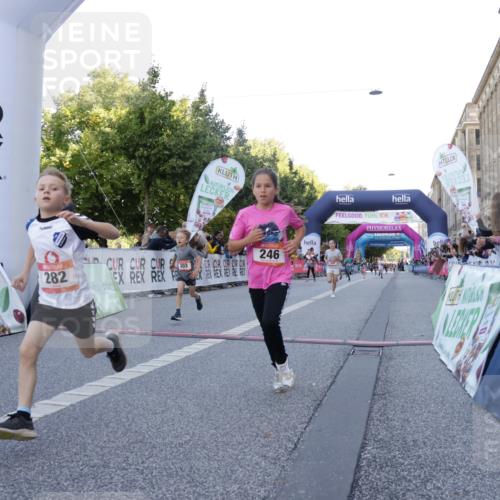 06.09.2026 - CURREX Alsterlauf Yannick Fuchs http://msf.ph/oto/10228436 06.09.2026 10:53:03 Ziel 158, 222, 246, 247, 250, 251, 280, 282, 303, 430, 432 meine-sportfotos.de