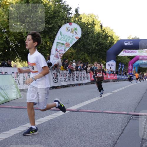 06.09.2026 - CURREX Alsterlauf Yannick Fuchs http://msf.ph/oto/10228463 06.09.2026 10:53:13 Ziel 168, 170, 183, 204, 247, 272, 309, 432, 8182 meine-sportfotos.de