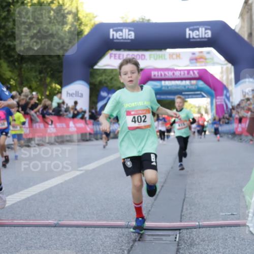 06.09.2026 - CURREX Alsterlauf Yannick Fuchs http://msf.ph/oto/10228511 06.09.2026 10:53:34 Ziel 190, 233, 263, 265, 266, 274, 275, 306, 314, 330, 336, 338, 402, 415, 445, 8124, 8180, 8181, 8329 meine-sportfotos.de