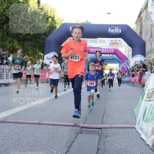 06.09.2026 - CURREX Alsterlauf Yannick Fuchs http://msf.ph/oto/10228546 06.09.2026 10:53:45 Ziel 154, 159, 164, 169, 214, 219, 257, 259, 265, 286, 330, 354, 389, 401, 422, 442, 445, 8094, 8112, 8123 meine-sportfotos.de