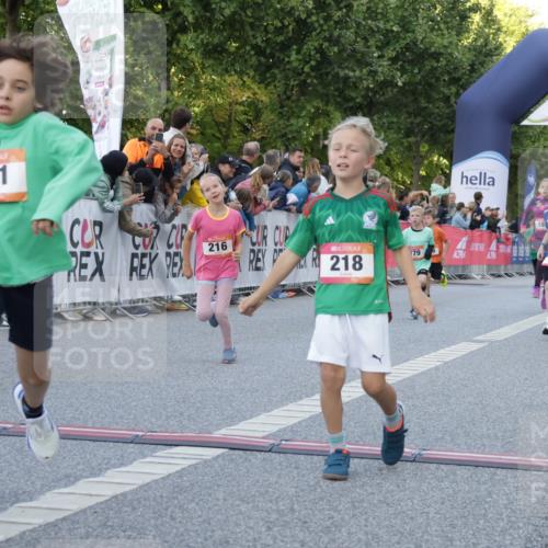 06.09.2026 - CURREX Alsterlauf Yannick Fuchs http://msf.ph/oto/10228578 06.09.2026 10:53:59 Ziel 157, 172, 185, 195, 203, 208, 216, 218, 221, 243, 292, 302, 320, 334, 362, 379, 404, 414, 418, 443, 8101, 8196, 8221 meine-sportfotos.de