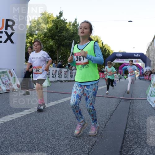 06.09.2026 - CURREX Alsterlauf Yannick Fuchs http://msf.ph/oto/10228666 06.09.2026 10:54:30 Ziel 162, 179, 207, 239, 240, 278, 284, 297, 304, 318, 326, 329, 333, 343, 357, 361, 367, 387, 390, 456, 8343 meine-sportfotos.de
