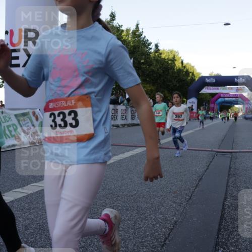 06.09.2026 - CURREX Alsterlauf Yannick Fuchs http://msf.ph/oto/10228675 06.09.2026 10:54:32 Ziel 162, 207, 240, 267, 297, 304, 318, 326, 329, 333, 343, 351, 361, 367, 387, 456, 8343 meine-sportfotos.de