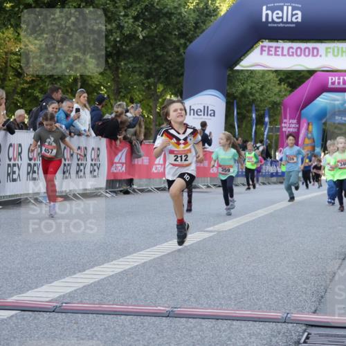 06.09.2026 - CURREX Alsterlauf Yannick Fuchs http://msf.ph/oto/10228689 06.09.2026 10:54:37 Ziel 162, 212, 228, 267, 297, 326, 328, 333, 340, 343, 351, 359, 367, 456, 457, 8343 meine-sportfotos.de