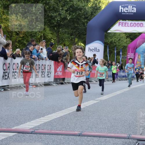 06.09.2026 - CURREX Alsterlauf Yannick Fuchs http://msf.ph/oto/10228690 06.09.2026 10:54:37 Ziel 162, 212, 228, 267, 297, 326, 328, 333, 340, 343, 351, 359, 367, 456, 457, 8343 meine-sportfotos.de