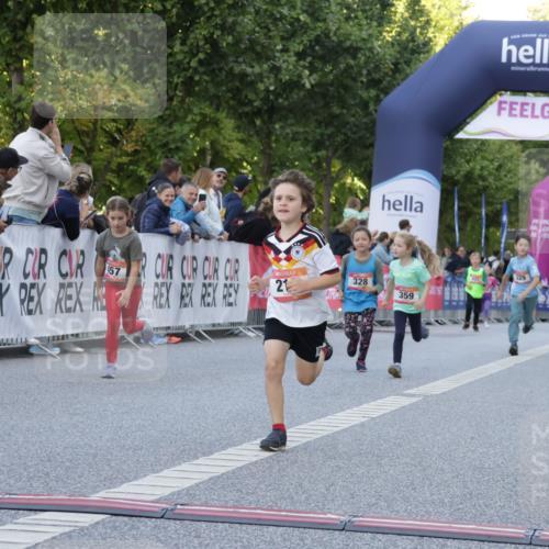 06.09.2026 - CURREX Alsterlauf Yannick Fuchs http://msf.ph/oto/10228692 06.09.2026 10:54:38 Ziel 212, 228, 267, 297, 326, 328, 333, 340, 343, 351, 359, 367, 457, 8343 meine-sportfotos.de