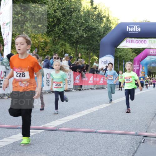 06.09.2026 - CURREX Alsterlauf Yannick Fuchs http://msf.ph/oto/10228702 06.09.2026 10:54:40 Ziel 212, 228, 229, 267, 297, 328, 340, 343, 351, 359, 367, 382, 457 meine-sportfotos.de