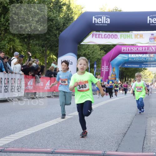06.09.2026 - CURREX Alsterlauf Yannick Fuchs http://msf.ph/oto/10228704 06.09.2026 10:54:41 Ziel 212, 228, 229, 267, 328, 340, 351, 359, 367, 382, 457 meine-sportfotos.de