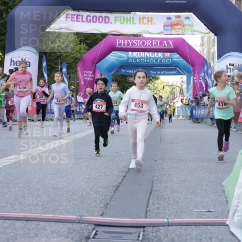 06.09.2026 - CURREX Alsterlauf Yannick Fuchs http://msf.ph/oto/10228747 06.09.2026 10:55:00 Ziel 160, 196, 234, 244, 287, 290, 313, 348, 350, 419, 424, 427, 447, 453, 8095 meine-sportfotos.de