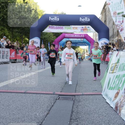 06.09.2026 - CURREX Alsterlauf Yannick Fuchs http://msf.ph/oto/10228751 06.09.2026 10:55:01 Ziel 160, 196, 234, 244, 261, 262, 287, 290, 313, 327, 348, 350, 419, 424, 427, 447, 453, 8095 meine-sportfotos.de