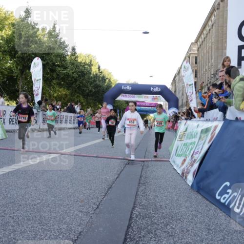 06.09.2026 - CURREX Alsterlauf Yannick Fuchs http://msf.ph/oto/10228753 06.09.2026 10:55:02 Ziel 160, 196, 224, 244, 261, 262, 287, 290, 313, 327, 348, 350, 419, 424, 427, 447, 453, 8095 meine-sportfotos.de