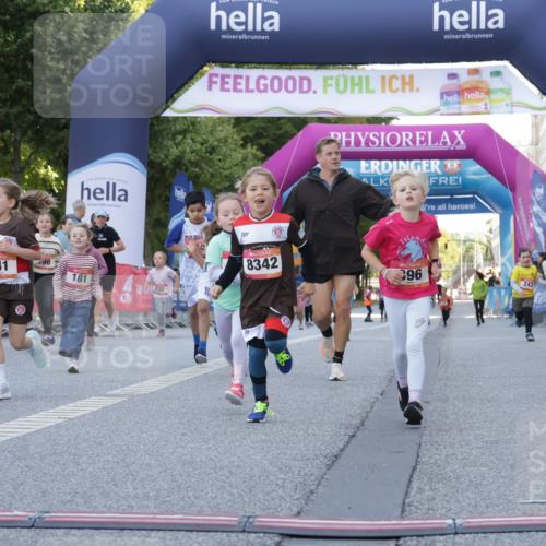 06.09.2026 - CURREX Alsterlauf Yannick Fuchs http://msf.ph/oto/10228769 06.09.2026 10:55:15 Ziel 163, 167, 194, 294, 339, 393, 396, 411, 421, 441, 8067, 8342 meine-sportfotos.de